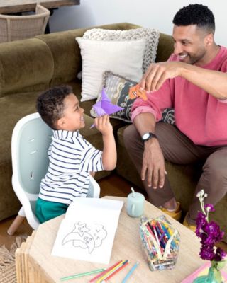 Joie Chestnut je jídelní žídlička, kterou využijete nejenom u stolu, ale třeba i v obývacím pokoji. Díky třem možnostem...